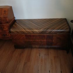 Vintage Lane Cedar Hope Chest