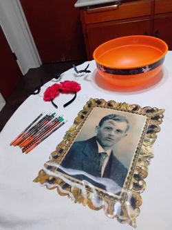 Halloween Decoration Bundle with Framed Portrait