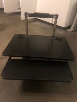 Sit stand desktop workstation