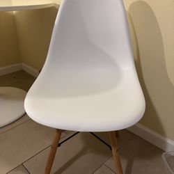 White midcentury chairs (4 available)