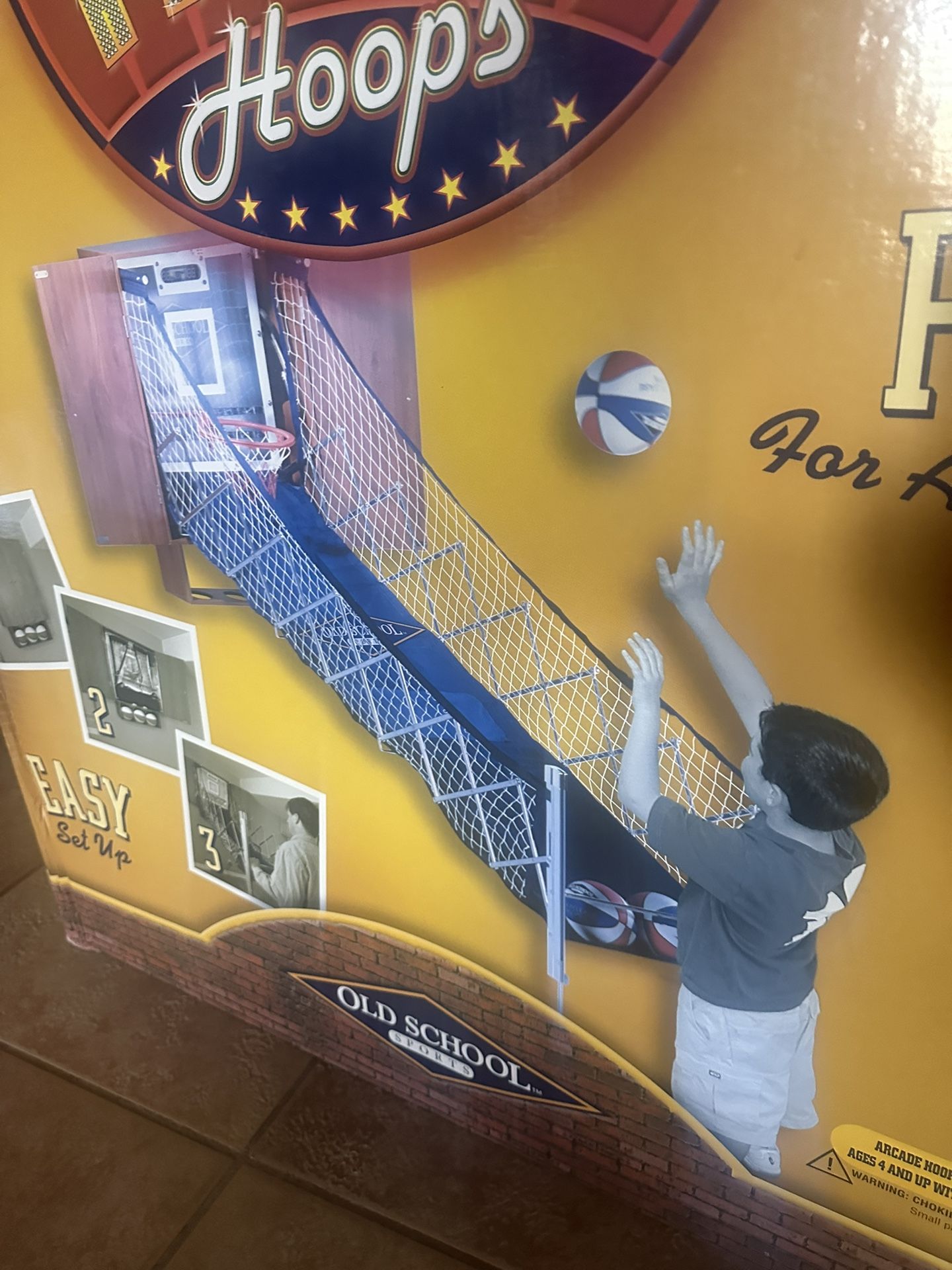 Wall Mounted cabinet Basketball Hoop With 3 Balls - Brand new