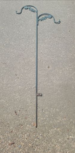 Nice Green Metal Double Shepards Hook With Flower Design