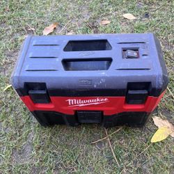 Milwaukee M18 Vacuum