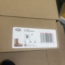 UGG W CLASSIC SHORT II CHE SIZE 8