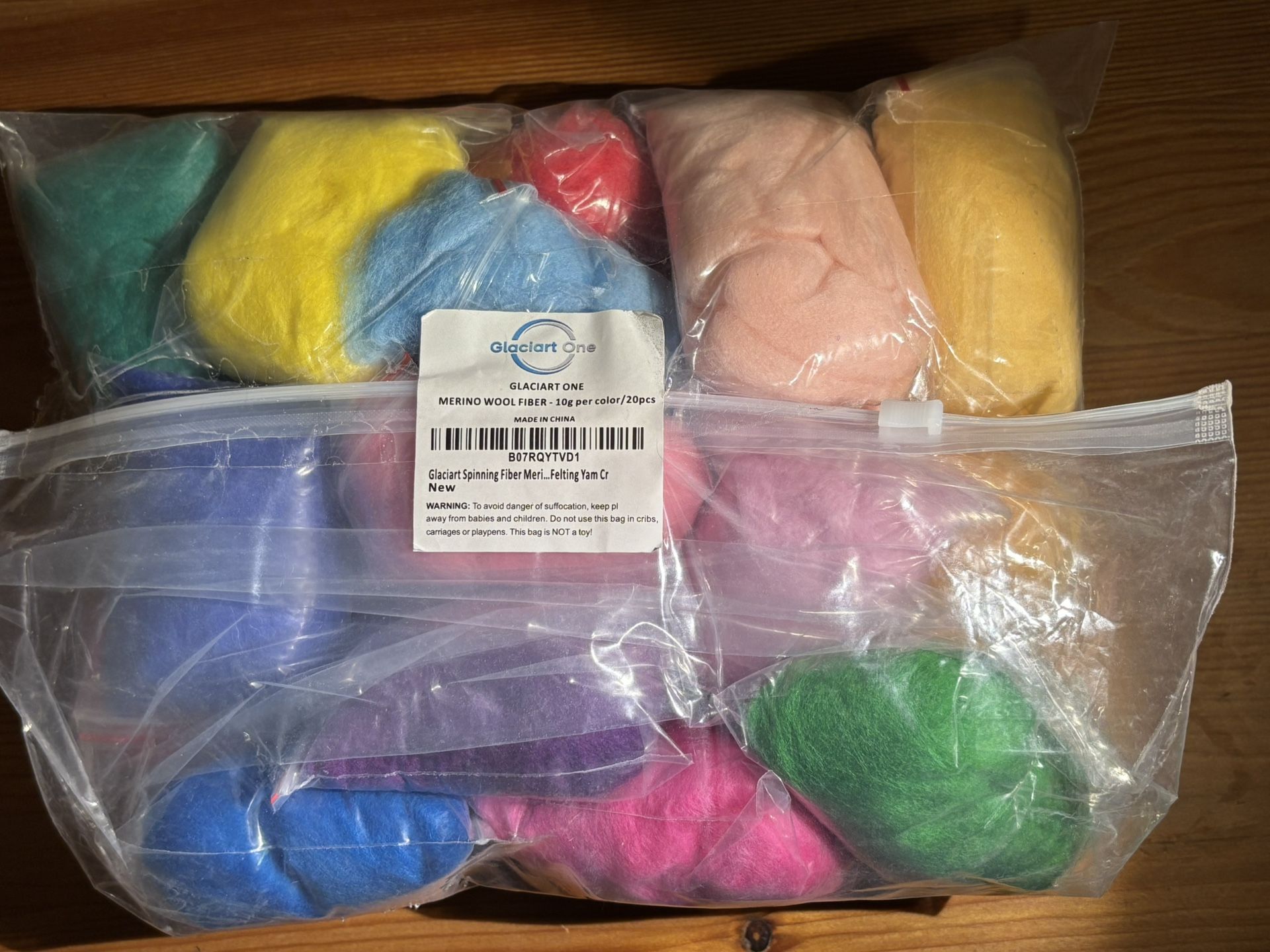 felting yarn / wool fiber 20 colors