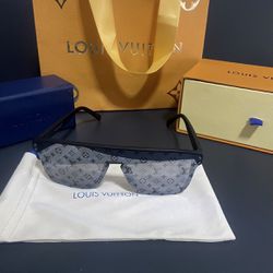 Mens Louis Vuitton LV Authentic Sunglasses for Sale in Seagoville