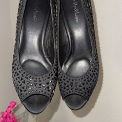 Kelly & Katie Black Heel