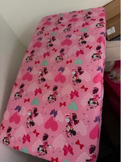 Toddler Minnie Bed w/ Mattress