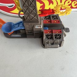 Hot wheels track