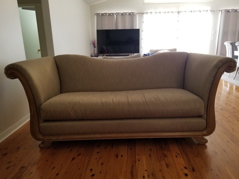 Couch bernhardt, two piece same size!! Very good
