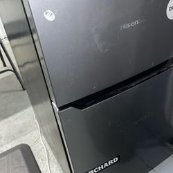 Hisense Mini Fridge Works Great Barely Used