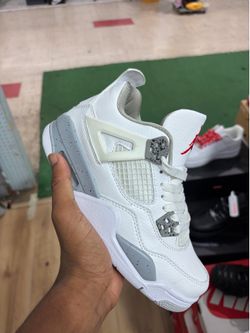 Jordan 4 “Oreo”