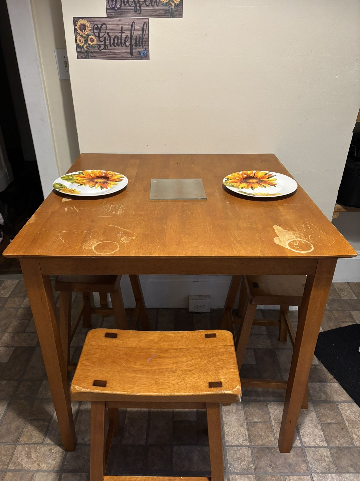 Kitchen Table Seat 4