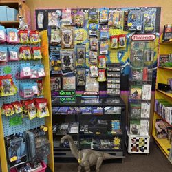 509retro Is My Booth At Flippers Antique Mall With Toys Amd Video Games 