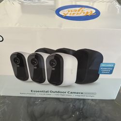 Arlo Essential Security Wireless 2K Camera with Spotlight, Indoor/Outdoor, 2nd Gen, 2-Way Audio, Color Night Vision, Motion Activation, Real Time Noti