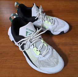 Nike Giannis Immortality 2