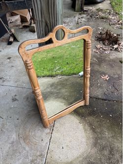 Mirror💜33” heights 22”” wide💜make offer
