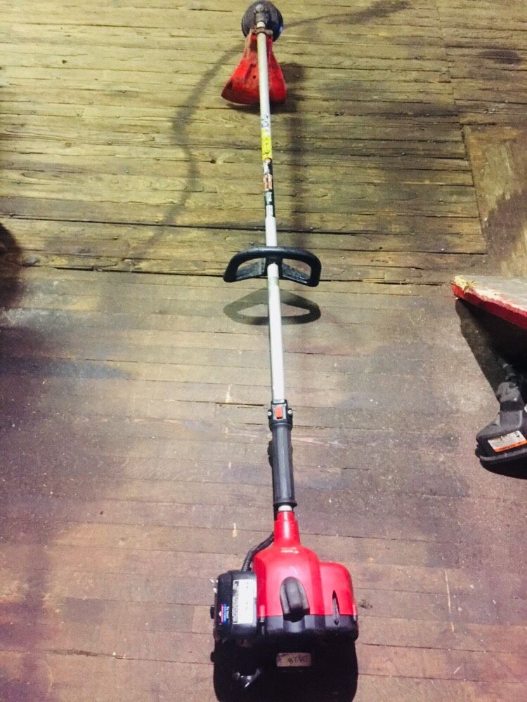 Redmax str8 shaft weed trimmer weedwhacker. Was working but pull cord