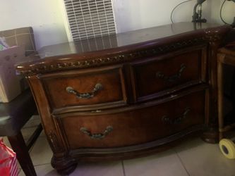 Drawer Dresser/ Mueble