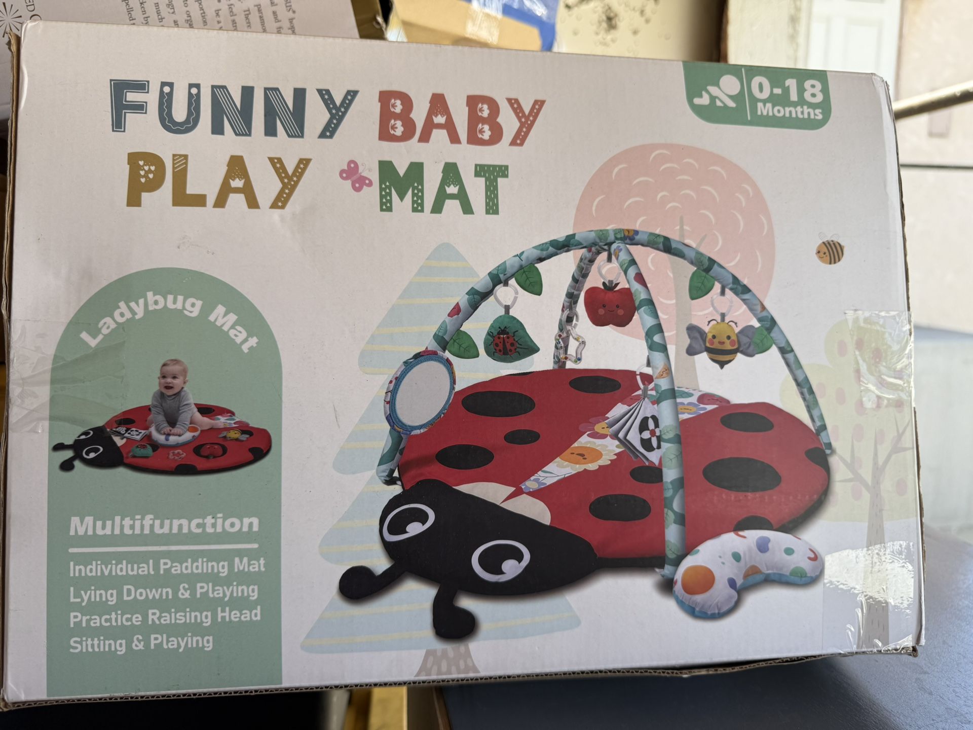 Jyusmile 8-in-1 Baby Gym Play Mat with 6 Toys