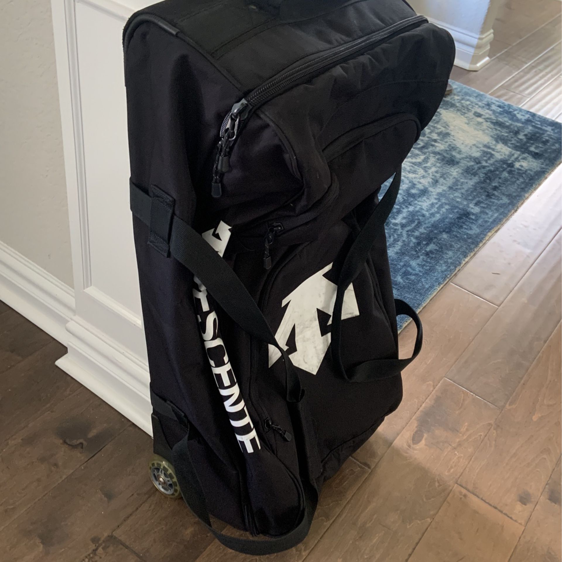 DESCENTE Travel Roller Bag 30”x16”x12”