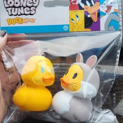 New in package Looney Tunes. Bugz and Tweety rubber duckies.