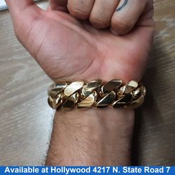 Cuban Link Bracelet - Yellow Gold 10k (.417) 305.7 grams 10 inch