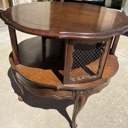 Vintage wooden round table