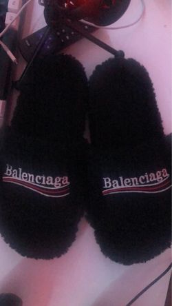 Balenciaga Furry Slide Slippers black size 42 never been worn at all