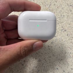Apple AirPods Pro 2nd gen case with USB-C (not including airpods)