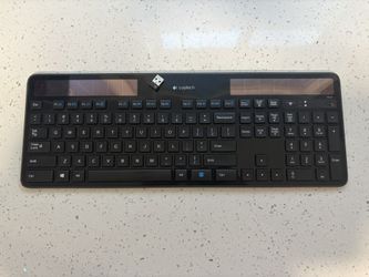 Logitech K750 Solar Wireless Keyboard with USB Receiver 