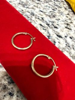 10k gold hoop earring