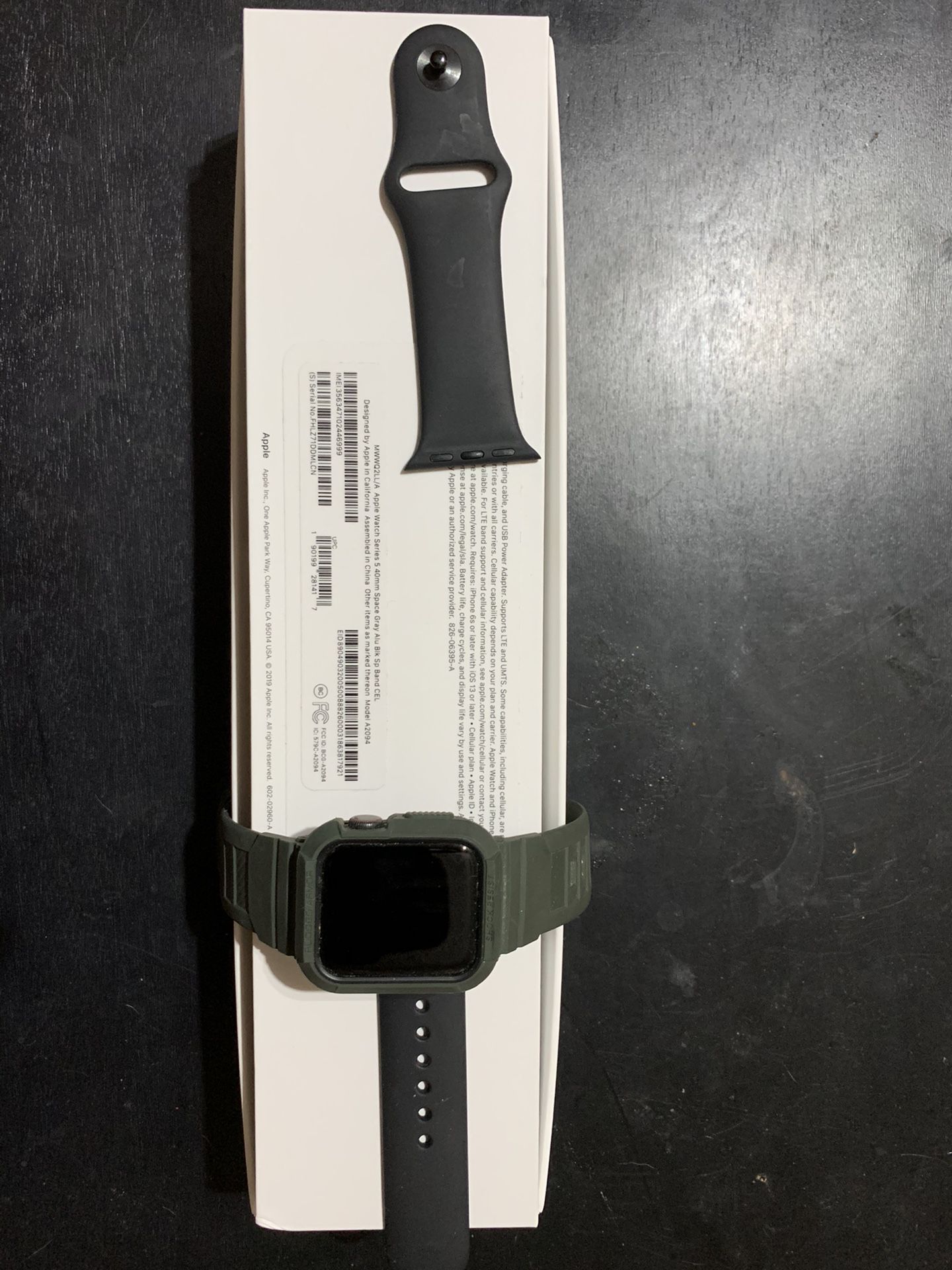 Apple Watch 5 40mm w/ cellular and gps