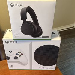 Xbox And Headphone 