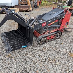 Toro Dingo TX427 Mini Skid Steer 
