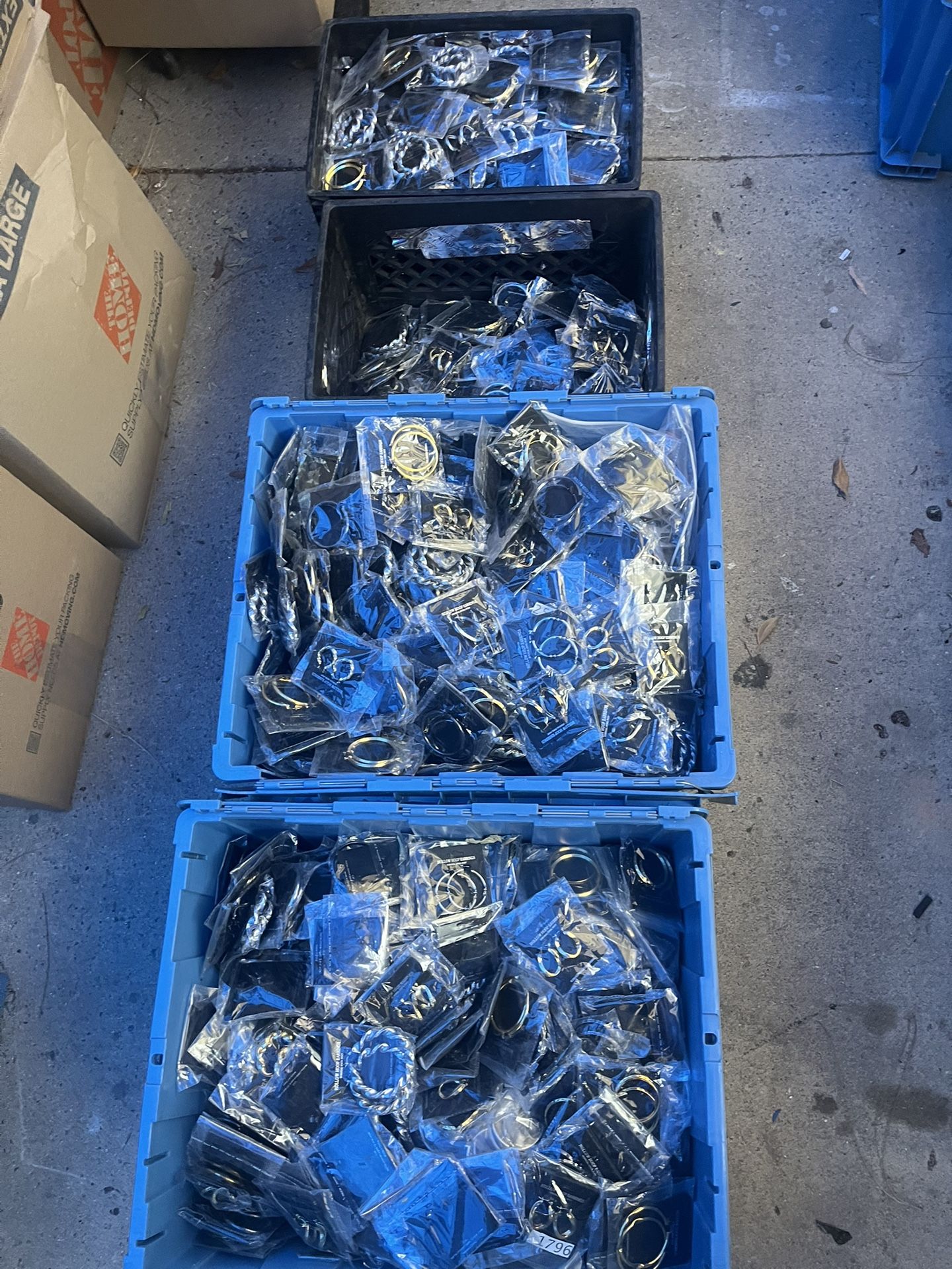 Miles De Piezas De Joyeria