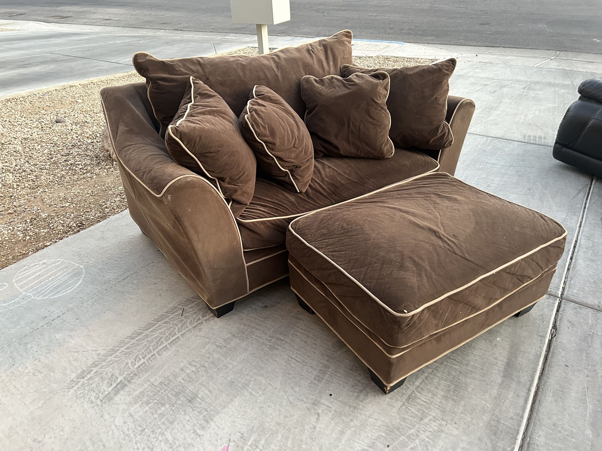 Chair With Ottoman