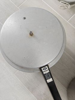 Pressure cooker