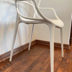 Modern White Chairs