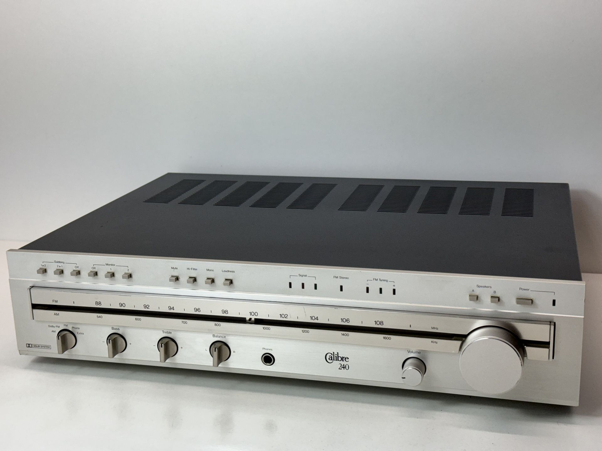 Super Clean And Rare Vintage Calibre 240 Am-Fm Stereo Receiver (Fully Tested And Cleaned Throughout)