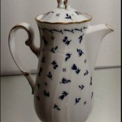 NORITAKE STUDIO COLLECTION BONE CHINA PORCELAIN TEAPOT 7"×4"