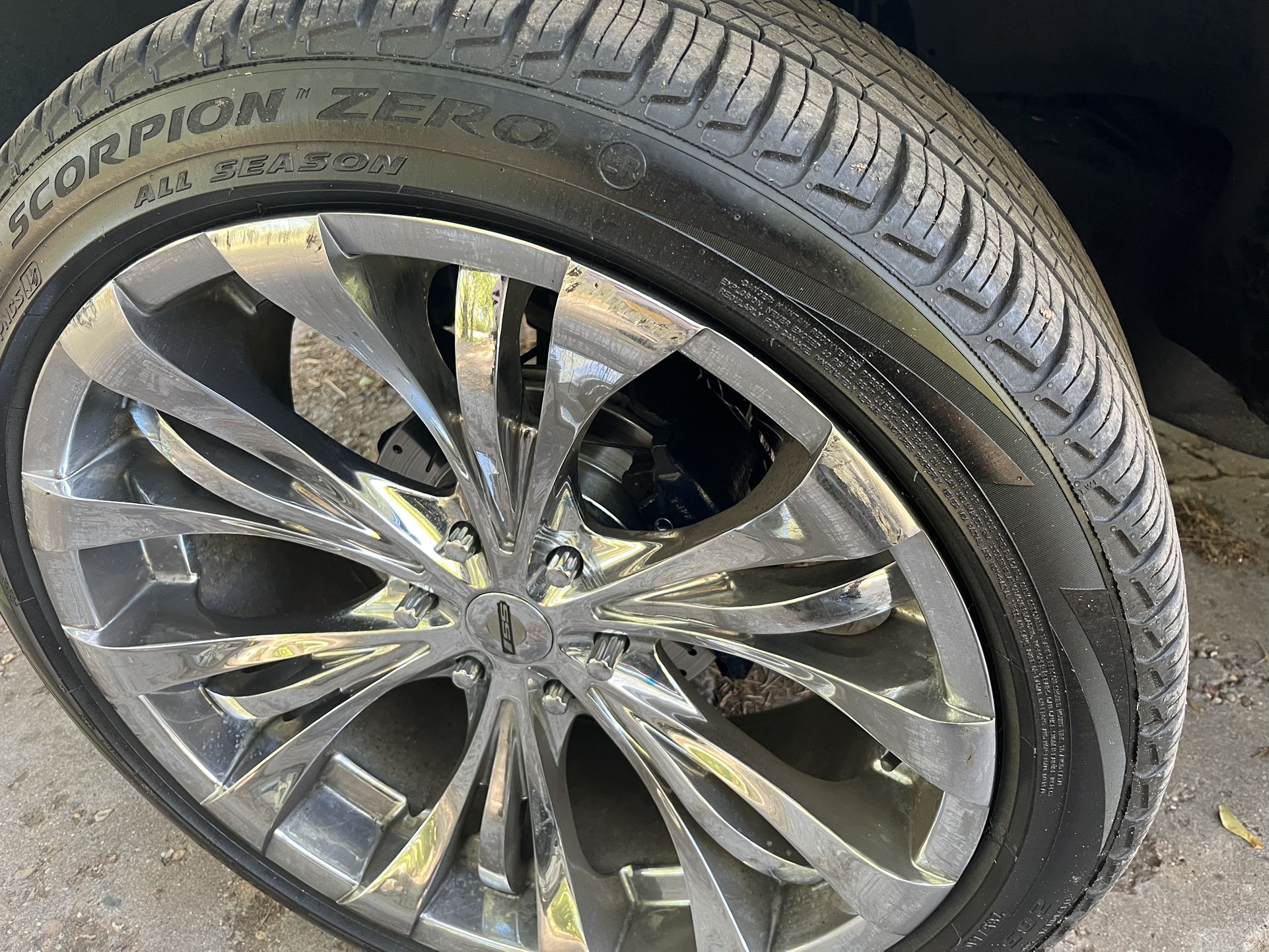 23 Inch Chevy 6 Lug Wheels With 5 Good Tiers