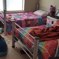 Metal Silver Twin Bed Set