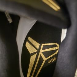 Brand New Kobe 11 Mamba Day Size 9. 5 In Men's 