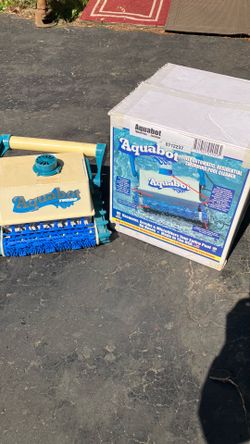 Aquabot pool cleaning robot needs cord