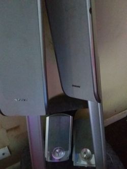 Sony 4ft standing side speakers,with duel sub speakers