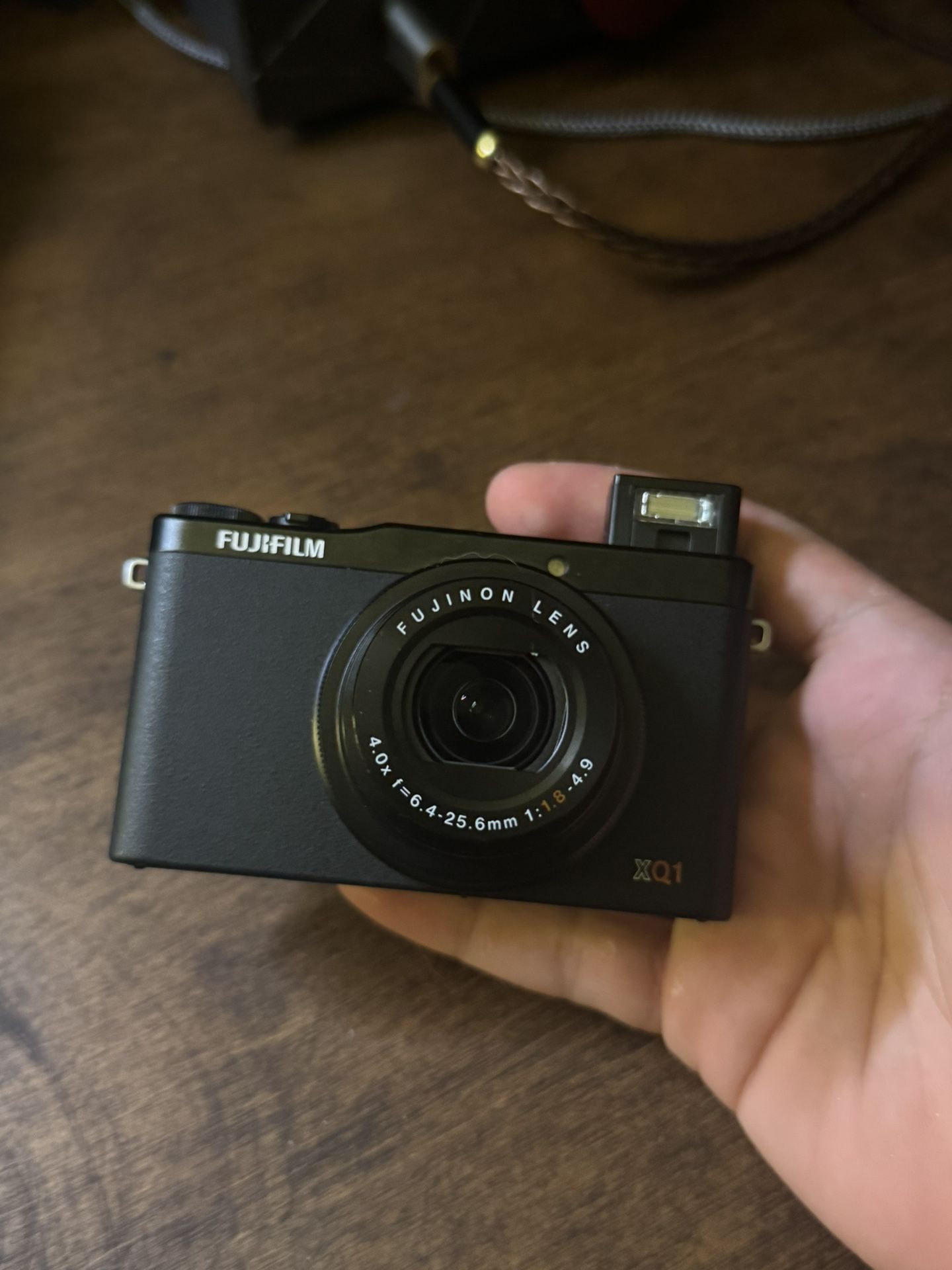 Fujifilm XQ1 With Battery And Battery Charger