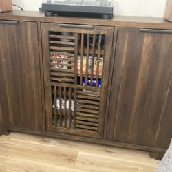 Riverside Hutch Coffee Table Living Room Set