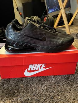 Nike Men’s Shoes size 11.5 Airmax Phoenix