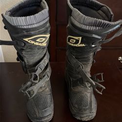 Dirt Bike Boots Size 9 (O’Neal)